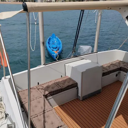 Nuit Insolite - Bateau Catamaran Aventure - Dormez Sur L'eau 보트호텔