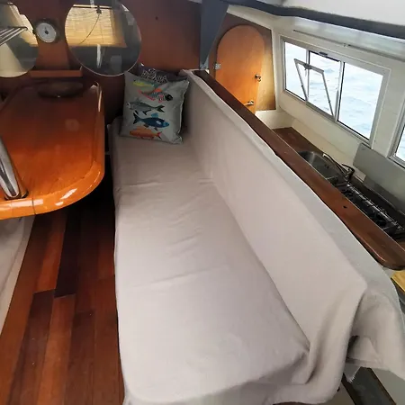 Botel Nuit Insolite - Bateau Catamaran Aventure - Dormez Sur L'eau